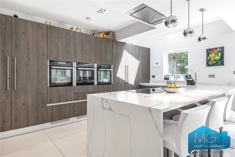 25 Thornfield Avenue, London, NW7 1LT