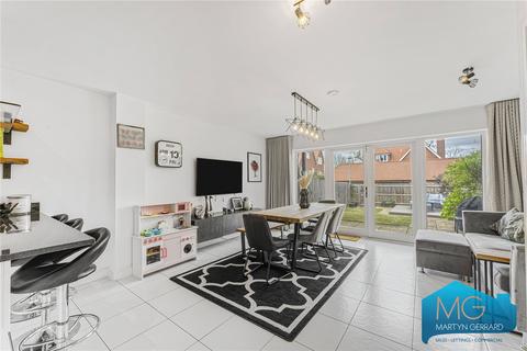 4 bedroom semi-detached house for sale, Guardhouse Way, London, NW7