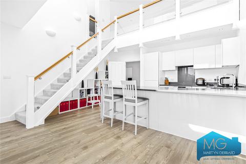 2 bedroom penthouse for sale, Henry Darlot Drive, London, NW7