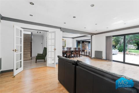 5 bedroom detached house to rent, Watford Way, Mill Hill, London, NW7