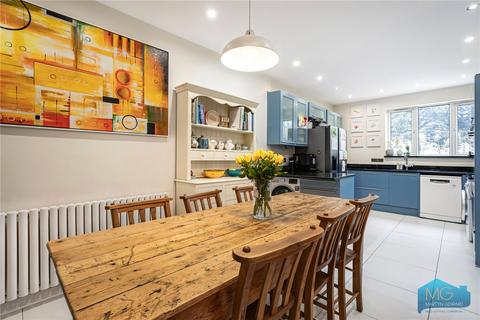 undefined, Kelvin Avenue, London, N13