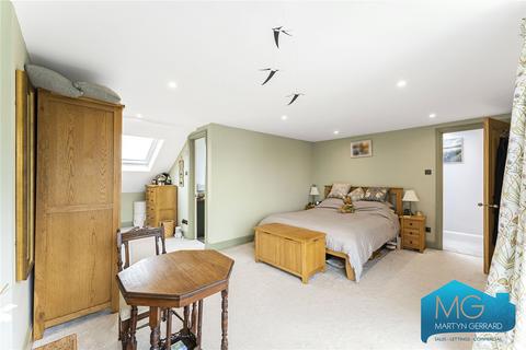 undefined, Kelvin Avenue, London, N13