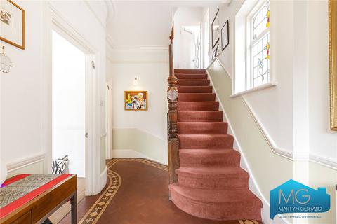 8 Leaside Avenue, London, N10 3BU