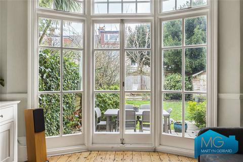 8 Leaside Avenue, London, N10 3BU