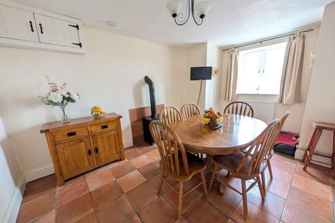 4 bedroom cottage for sale, Latteridge Lane, Eathcott Green, Alveston