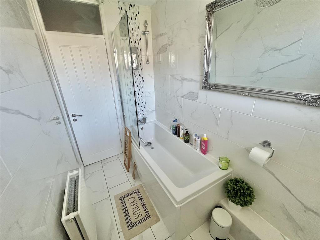 Bathroom Aspect 2