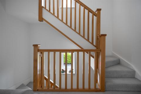 80a Cedar Drive, Ascot, SL5 0UB