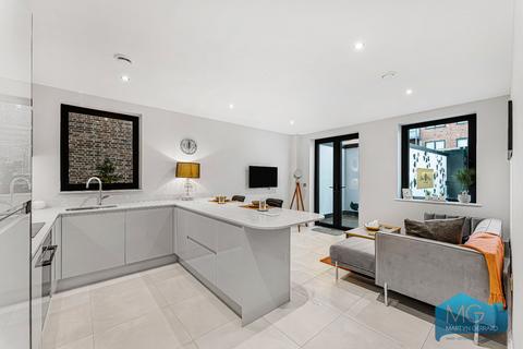 3 bedroom apartment for sale, Brownlow Road, London, N11