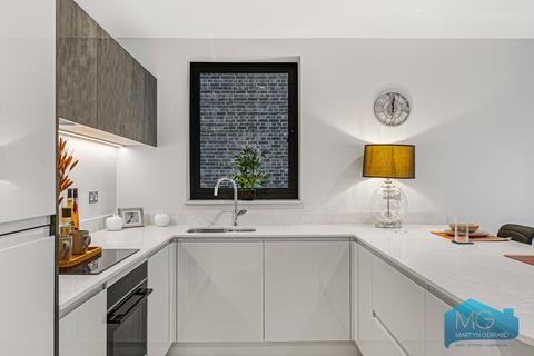 3 bedroom apartment for sale, Brownlow Road, London, N11