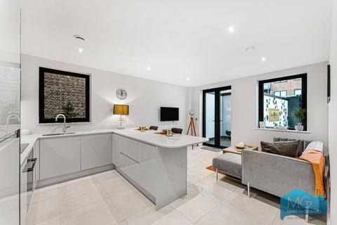 2 bedroom apartment for sale, Brownlow Road, London, N11