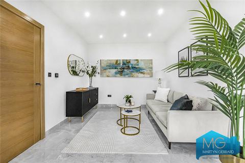 3 bedroom end of terrace house for sale, Barnet Road, Potters Bar, Hertfordshire, EN6