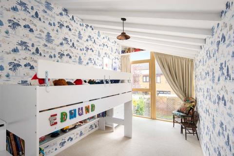 42 Cardigan Road, London, E3 5HT