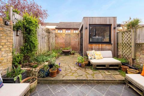 42 Cardigan Road, London, E3 5HT