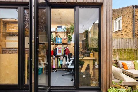 42 Cardigan Road, London, E3 5HT