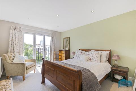 11 Torrington Park, London, N12 9TB