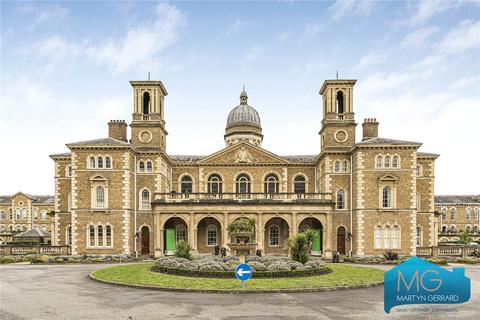 2 bedroom apartment for sale, Princess Park Manor, Royal Drive, Friern Barnet, London, N11