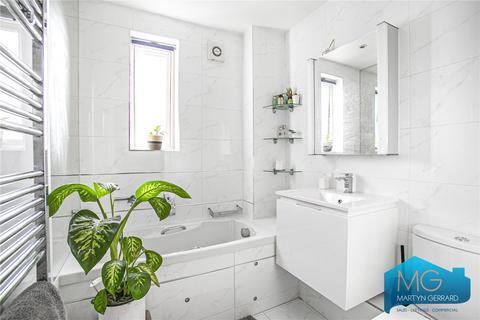 Flat 2, Montbard Court, 2 Elland Close, Barnet, EN5 1NH