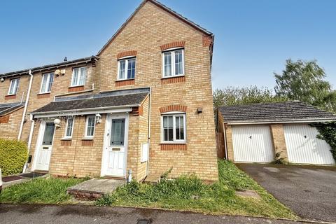 3 bedroom semi-detached house to rent, Little London Close, Uxbridge, UB8