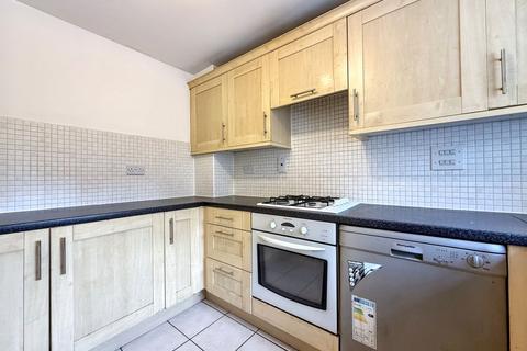 3 bedroom semi-detached house to rent, Little London Close, Uxbridge, UB8