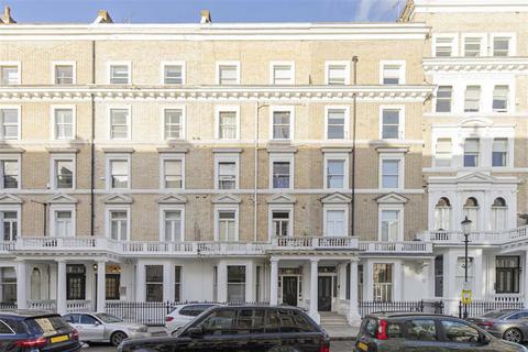 Studio to rent, Elvaston Place, London SW7