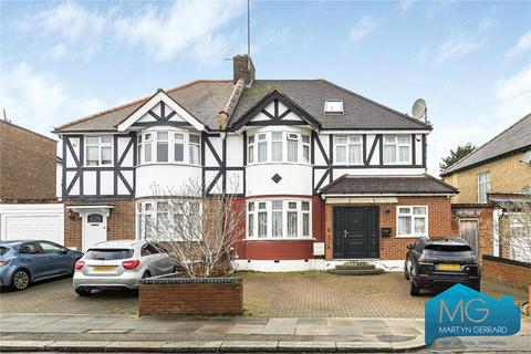 8 Ravenscraig Road, London, N11 1AD