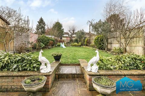 8 Ravenscraig Road, London, N11 1AD