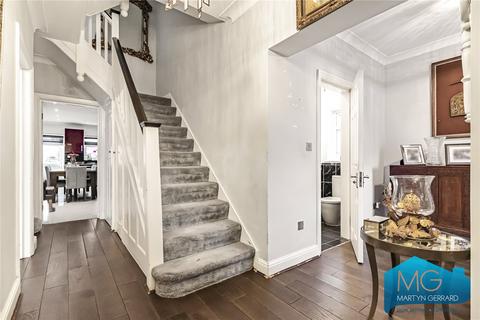 8 Ravenscraig Road, London, N11 1AD