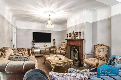 8 Ravenscraig Road, London, N11 1AD