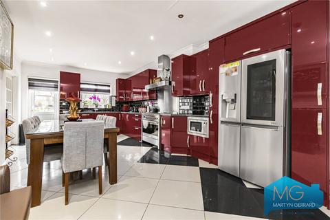 8 Ravenscraig Road, London, N11 1AD