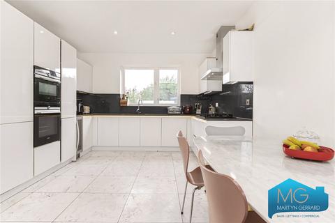 23 Well Grove, London, N20 9BN