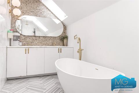 23 Well Grove, London, N20 9BN