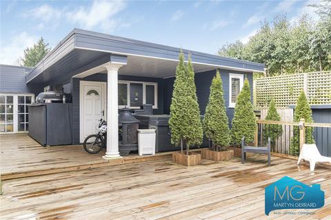 23 Well Grove, London, N20 9BN