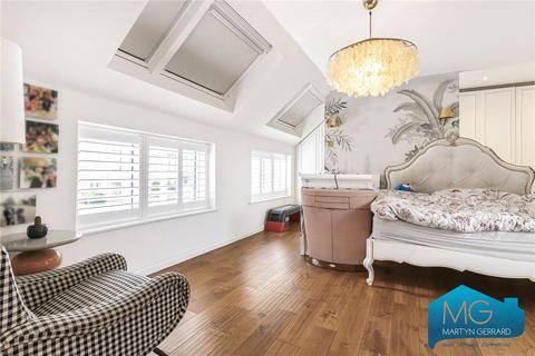 23 Well Grove, London, N20 9BN