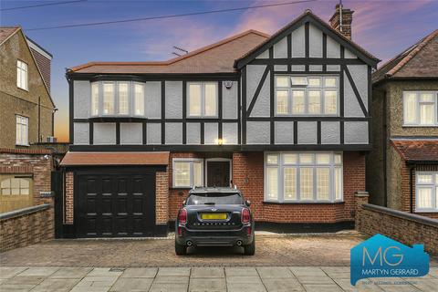 4 bedroom detached house for sale, Wynchgate, London, N14