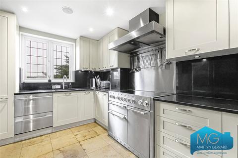 4 bedroom detached house for sale, Wynchgate, London, N14