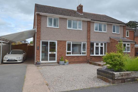 Hadrians Walk Alcester 3 Bed Semi Detached House 225 000