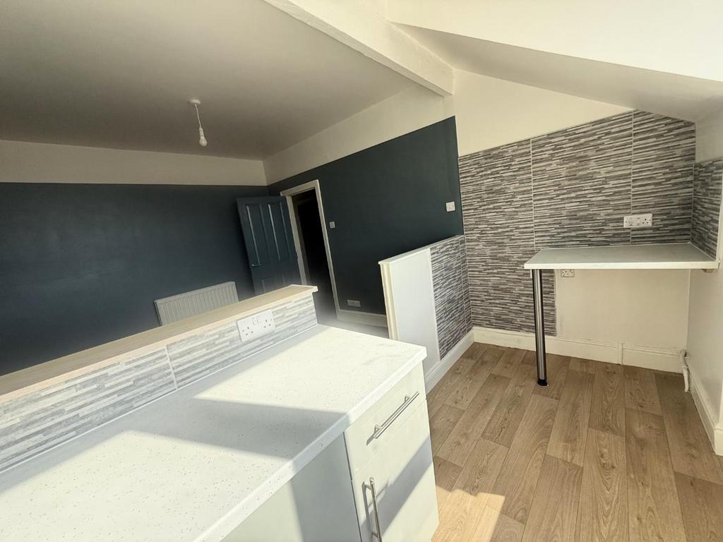 Embankment kitchen.JPG