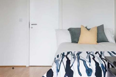 1 bedroom private hall to rent, Frying Pan Alley