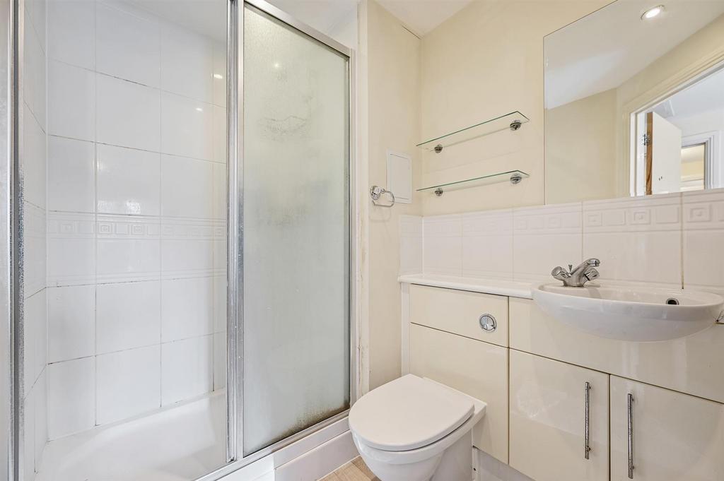 LR - Flat 6, 45 Avian Avenue - Ensuite3 (1).jpg