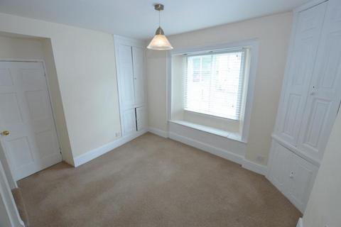 3 bedroom end of terrace house to rent, Bridge Street, Olney, MK46