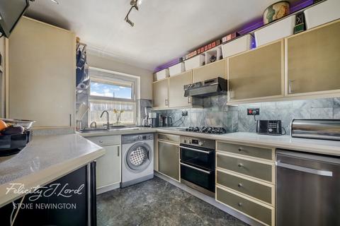 1 bedroom apartment for sale, Watermint Quay, London N16
