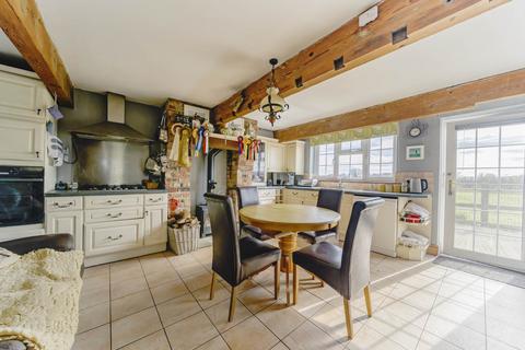 undefined, Heddington - Equestrian  1.4 Acres