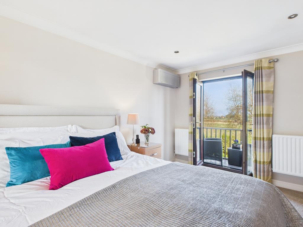 Bedroom One Double with Ensuite and Balcony Ewe Mov