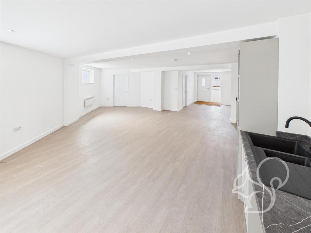 Kitchen / Living Area