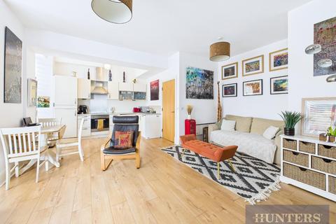 2 bedroom apartment for sale, Queens Parade, Scarborough