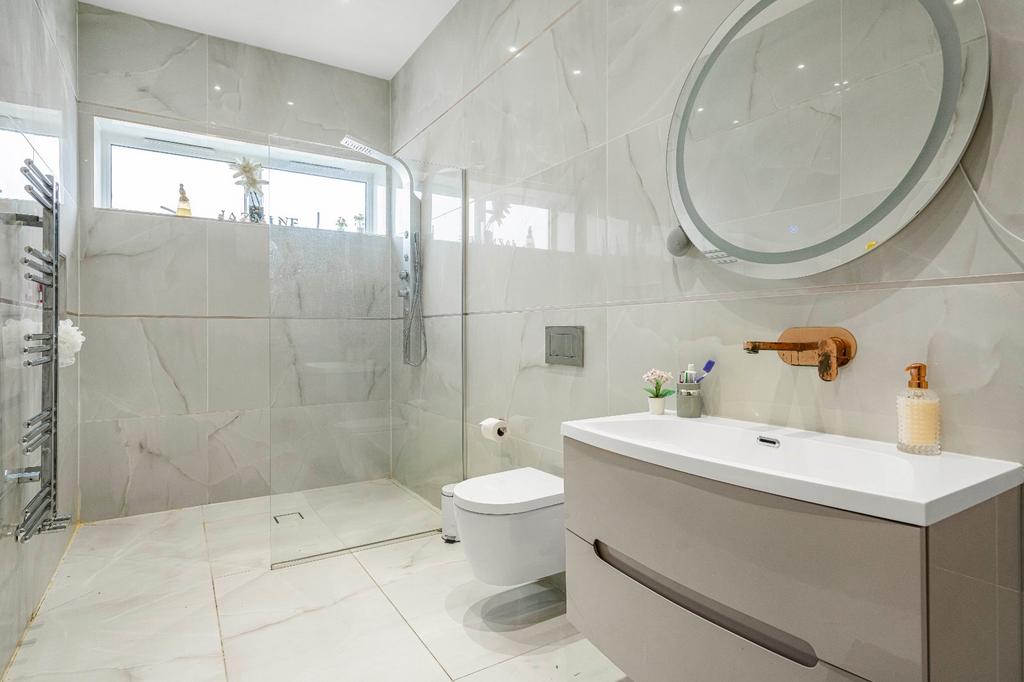 En-Suite To Bed Two