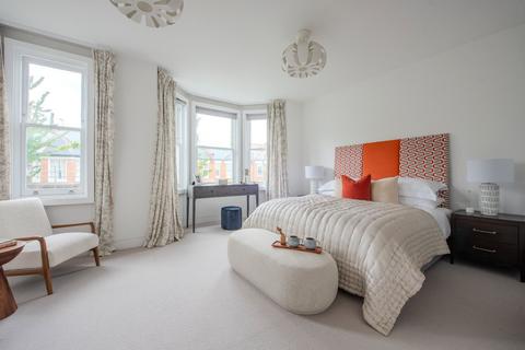 2 Finstock Road, London, W10 6LT