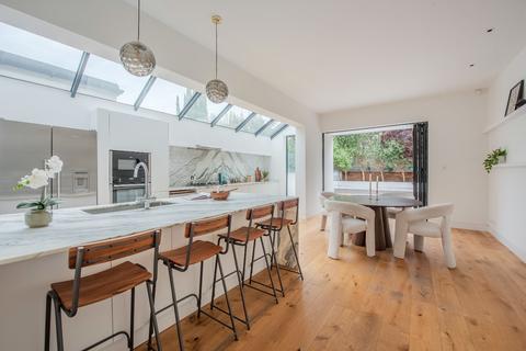 2 Finstock Road, London, W10 6LT
