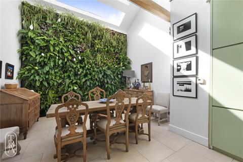 3 bedroom terraced house for sale, Princelet Street, London, E1