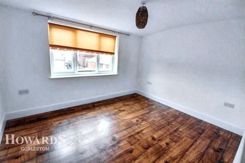 2 bedroom flat for sale, Duke Road, Gorleston